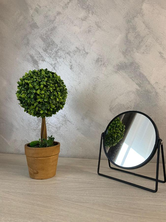 Chic Galati Apartment: Urban Escape 外观 照片