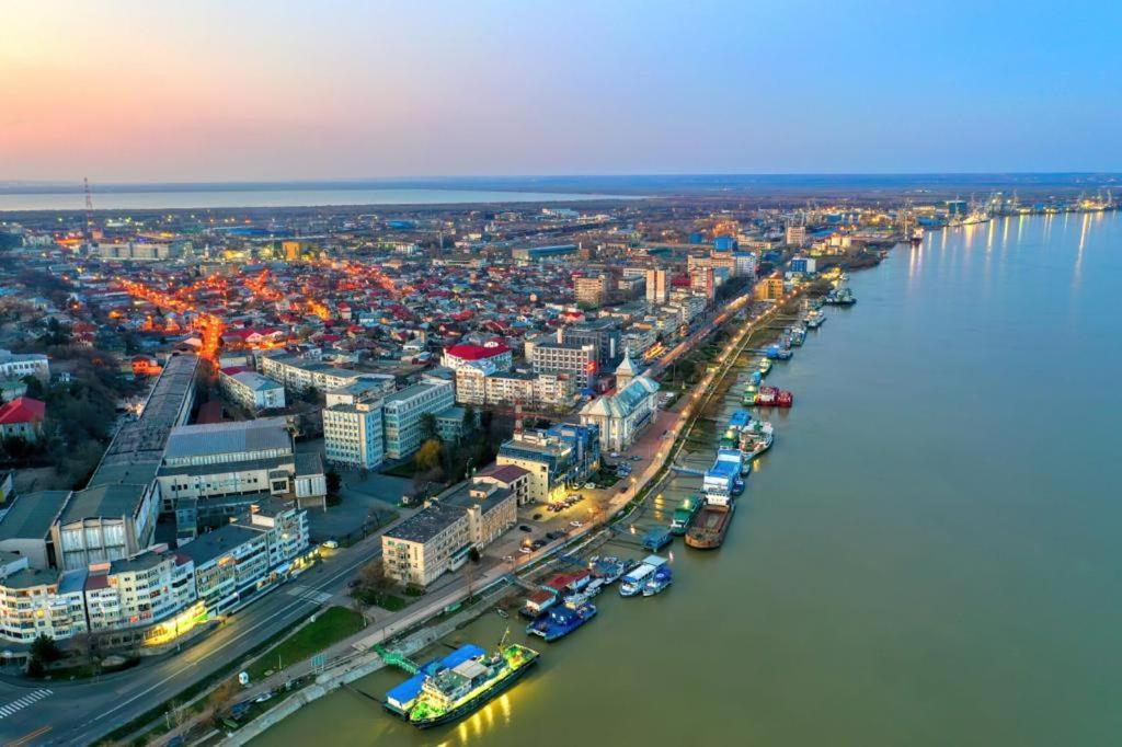 Chic Galati Apartment: Urban Escape 外观 照片
