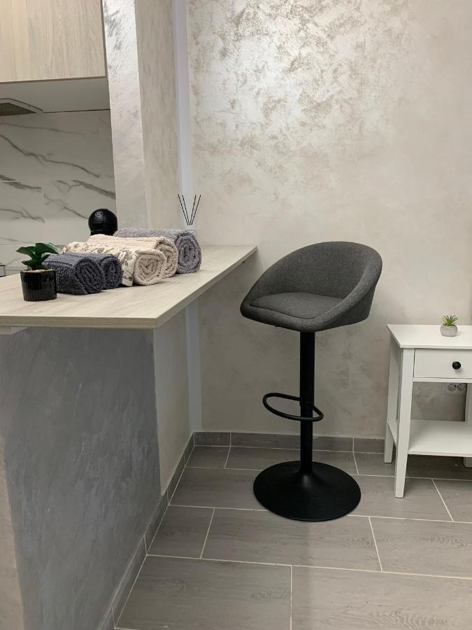 Chic Galati Apartment: Urban Escape 外观 照片